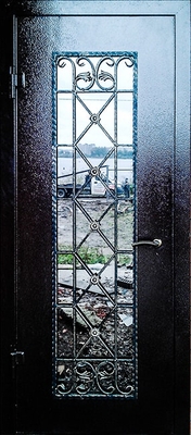 Дверь с ковкой и стеклом KS-043