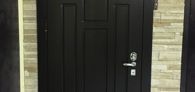 Фото стальной двери в квартиру